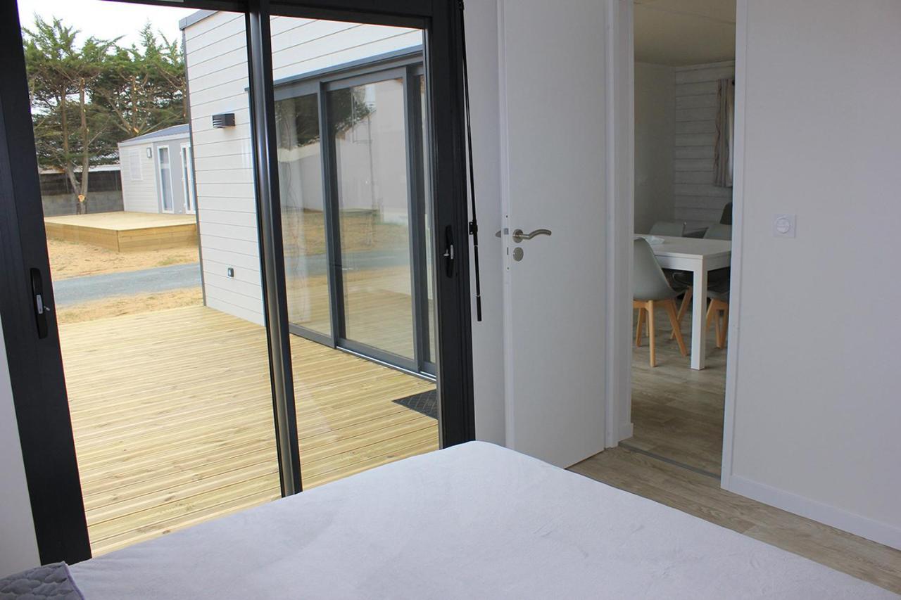 Chalet Pour 6, Domaine Avec Piscine 圣伊莱尔·德列 外观 照片