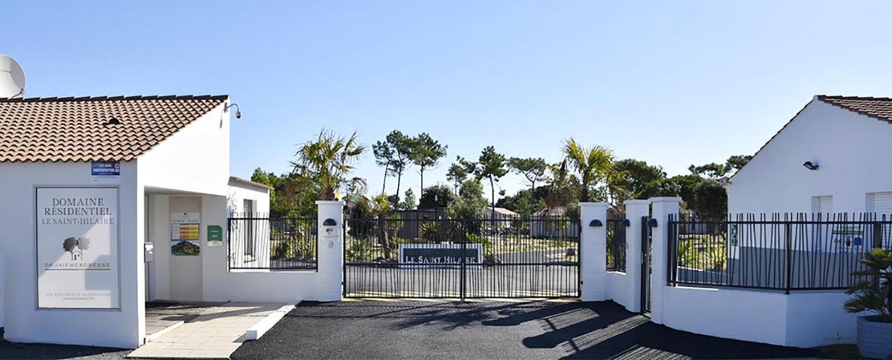 Chalet Pour 6, Domaine Avec Piscine 圣伊莱尔·德列 外观 照片