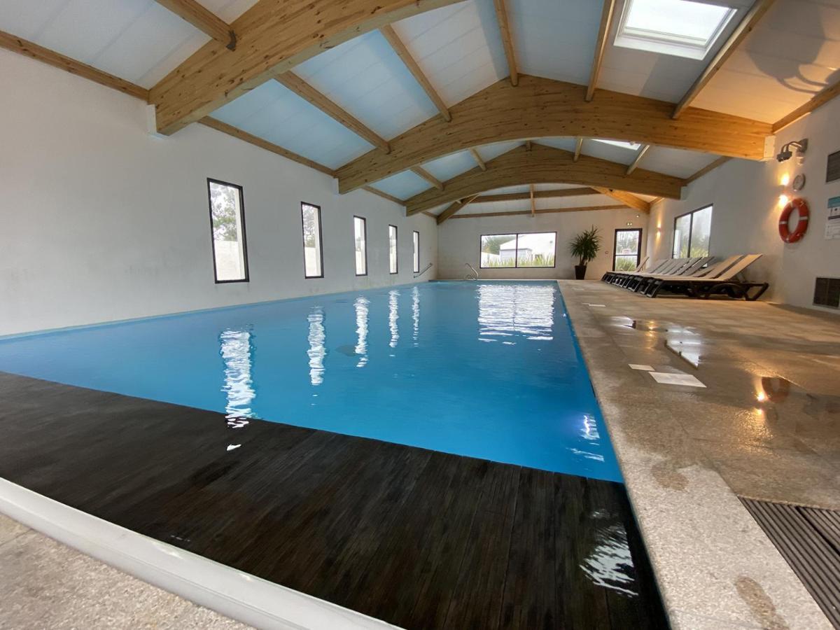 Chalet Pour 6, Domaine Avec Piscine 圣伊莱尔·德列 外观 照片